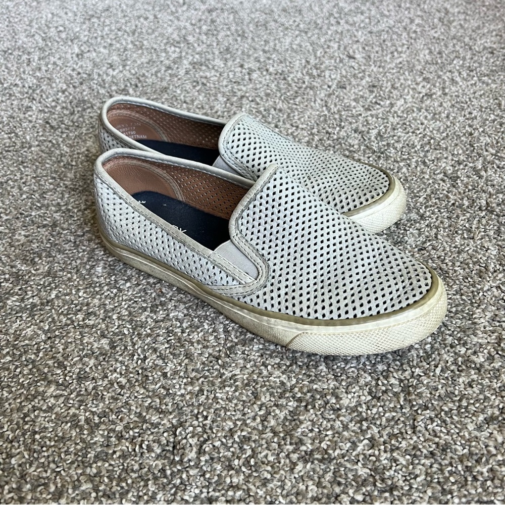 Sperry Women's Seaside Light Gray Perforated Slip-On Shoes, Size 7.5